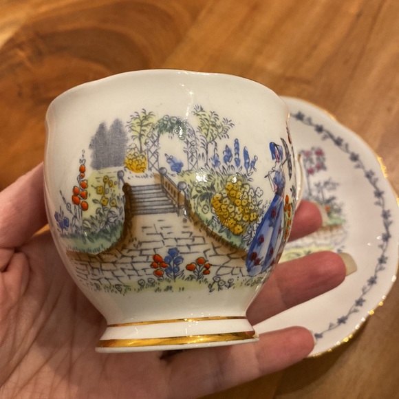 Vintage Fine Bone Bell China Tea Cup and Saucer - Picture 4 of 11